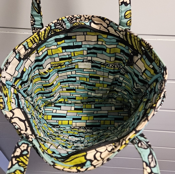 Vera Bradley retired Island Blooms tote - Picture 4 of 5